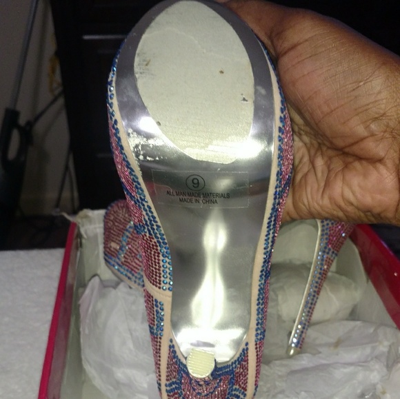 Woman - Picture 3 of 3